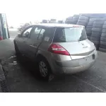 RENAULT MEGANE II BERLINA 5P RENAULT MEGANE II BERLINA 5P '1996 AUTHENTIQUE BEIG 2005