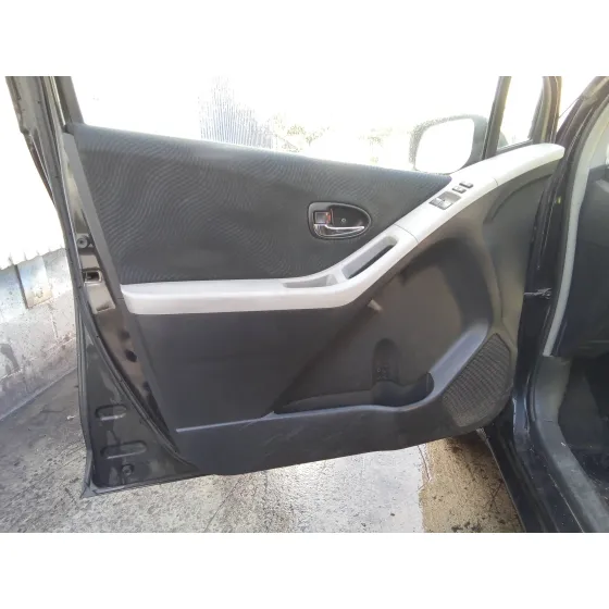 TOYOTA YARIS '2009 1.3 16V CAT NEGRO
