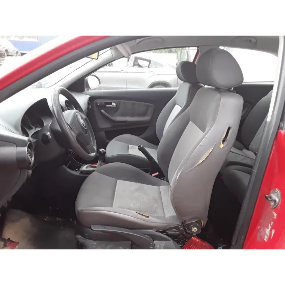 SEAT IBIZA (6L1) '2005 * ROJO