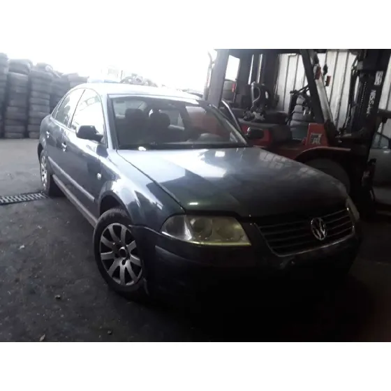 VOLKSWAGEN PASSAT BERLINA (3B3) '2003 TRENDLINE AZUL