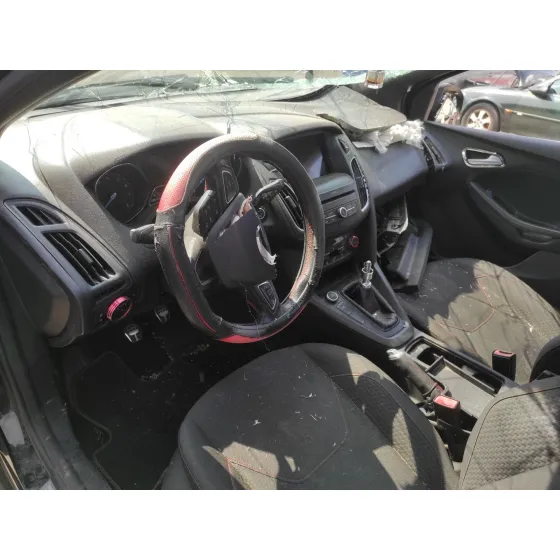 FORD FOCUS LIM. '2017 BLACK&RED NEGRO