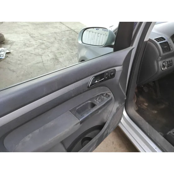 VOLKSWAGEN TOURAN (1T1) '2004 1.9 TDI PLATA