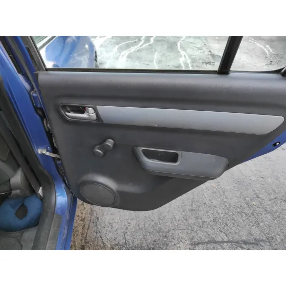 SUZUKI SWIFT BERLINA (MZ) '2006 * AZUL