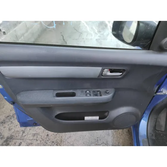 SUZUKI SWIFT BERLINA (MZ) '2006 * AZUL