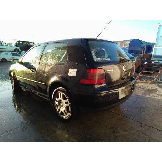 VOLKSWAGEN GOLF IV BERLINA (1J1) '2001 1.9 TDI NEGRO