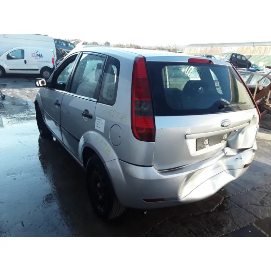 FORD FIESTA (CBK) '2004 1.4 16V CAT PLATA