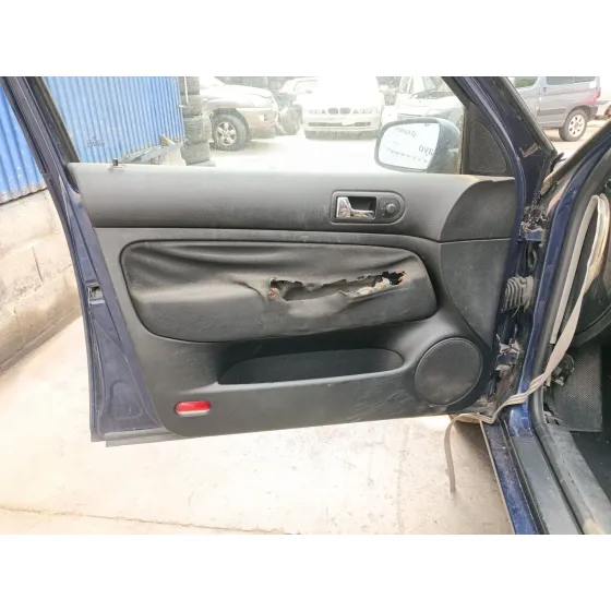 VOLKSWAGEN GOLF IV BERLINA (1J1) '2002 * AZUL