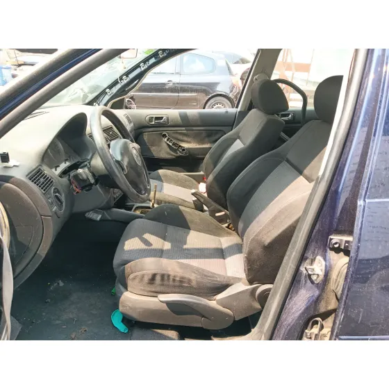 VOLKSWAGEN GOLF IV BERLINA (1J1) '2002 * AZUL