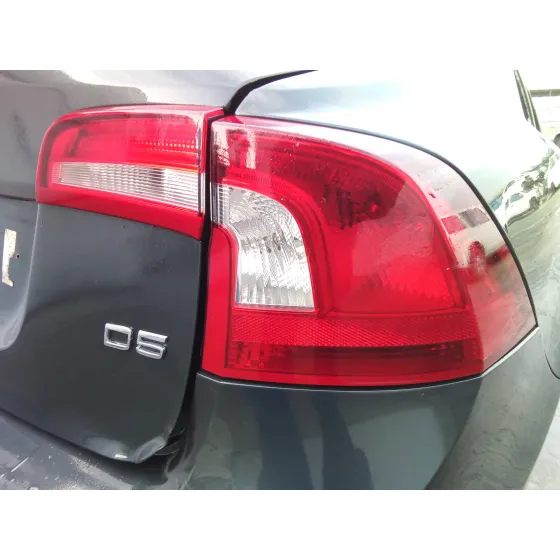 VOLVO S60 LIM. '2014 2.4 DIESEL CAT GRIS OSCURO