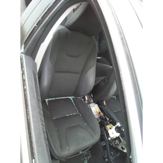 VOLVO S60 LIM. '2014 2.4 DIESEL CAT GRIS OSCURO