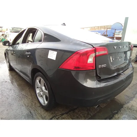 VOLVO S60 LIM. '2014 2.4 DIESEL CAT GRIS OSCURO