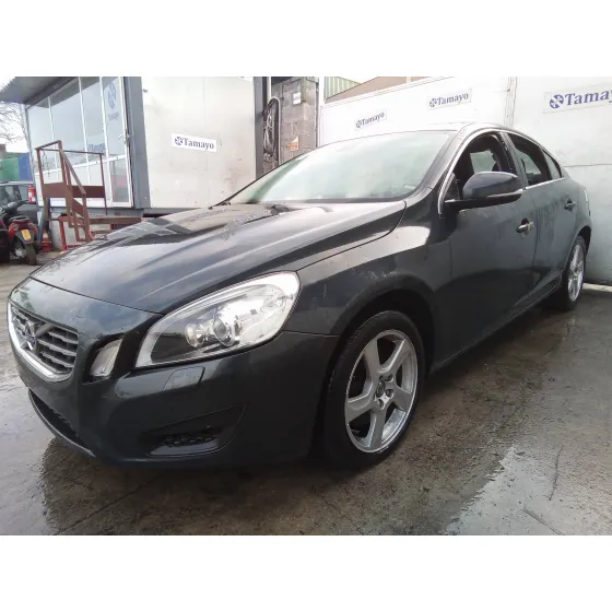 VOLVO S60 LIM. '2014 2.4 DIESEL CAT GRIS OSCURO