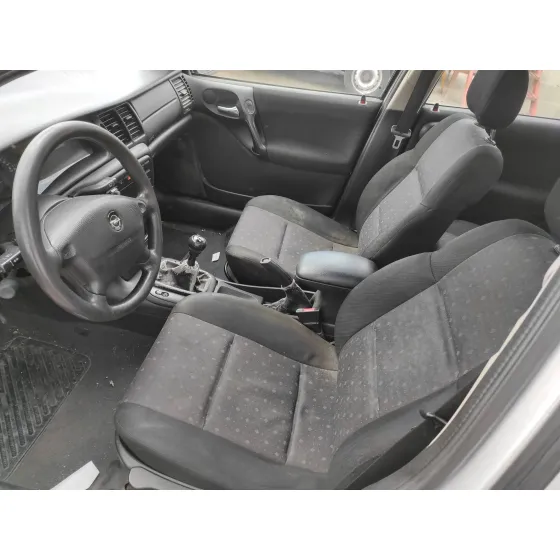 OPEL VECTRA B BERLINA '2001 2.0 DTI PLATA