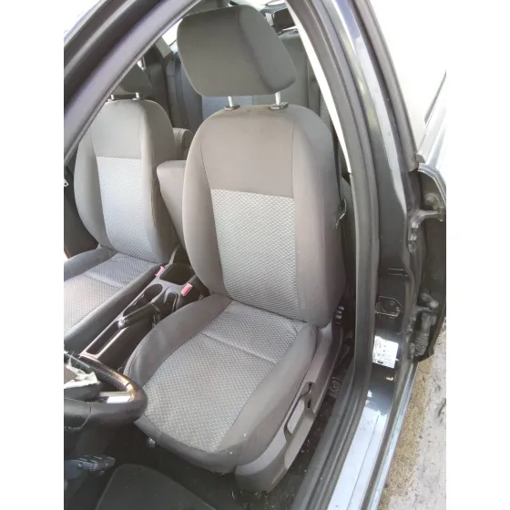 FORD FOCUS BERLINA (CAP) '2006 1.8 TDCI TURBODIESEL CAT GRIS OSCURO