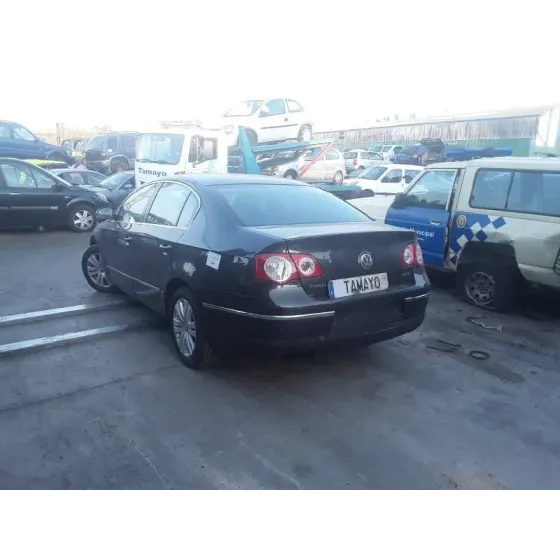 VOLKSWAGEN PASSAT BERLINA (3C2) '2006 TRENDLINE NEGRO