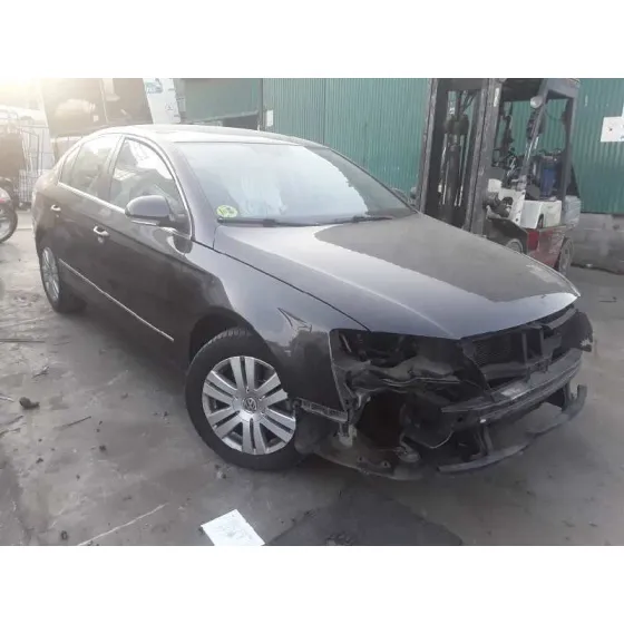 VOLKSWAGEN PASSAT BERLINA (3C2) '2006 TRENDLINE NEGRO