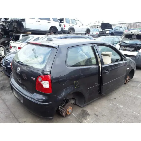 VOLKSWAGEN POLO (9N1) '2002 TRENDLINE NEGRO