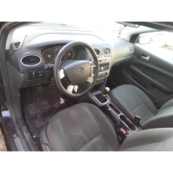FORD FOCUS BERLINA (CAP) '2005 1.6 16V CAT NEGRO