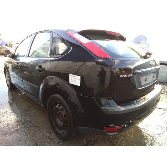 FORD FOCUS BERLINA (CAP) '2005 1.6 16V CAT NEGRO