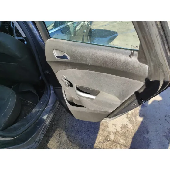OPEL ASTRA J LIM. '2010 1.7 16V CDTI GRIS OSCURO