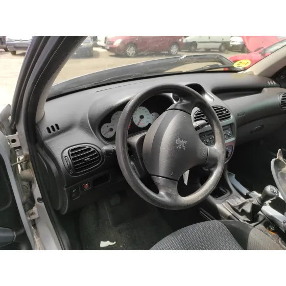 PEUGEOT 206 BERLINA '2003 1.4 PLATA