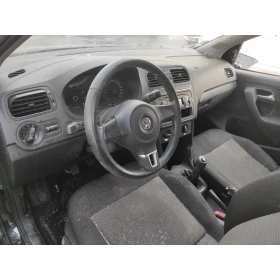 VOLKSWAGEN POLO (6R1) '2010 NEGRO