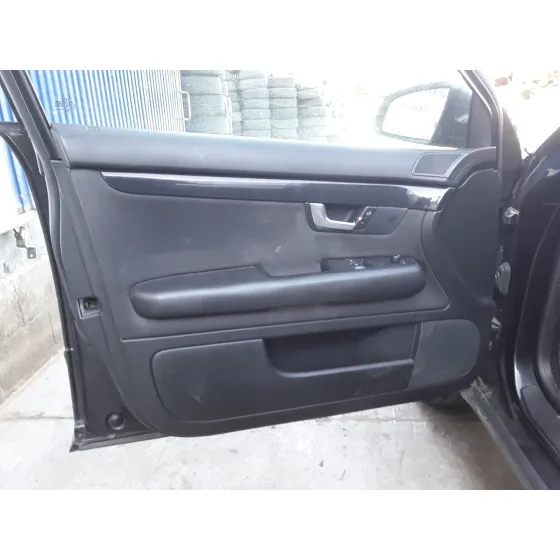 AUDI A4 AVANT (8E) '2005 * NEGRO