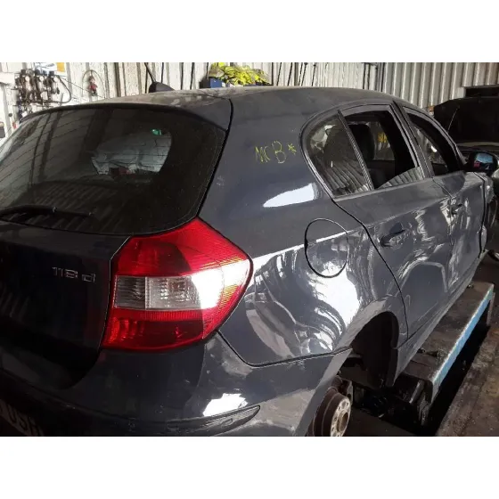 BMW SERIE 1 BERLINA (E81/E87) '2005 2.0 16V DIESEL NEGRO