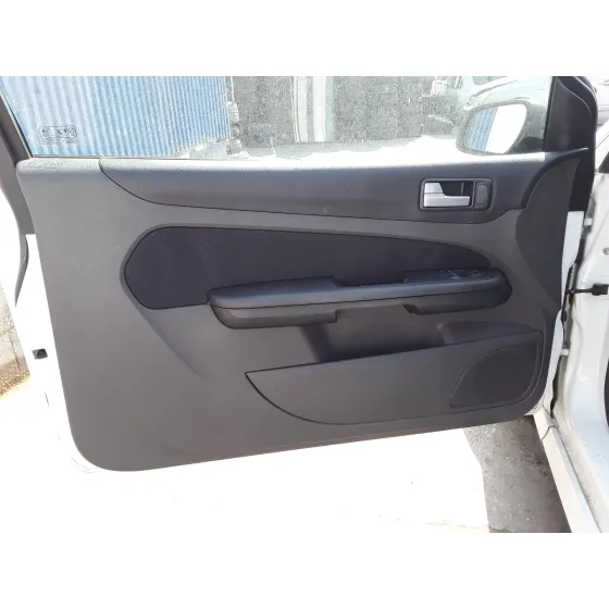 FORD FOCUS BERLINA (CAP) '2007 * BLANCO