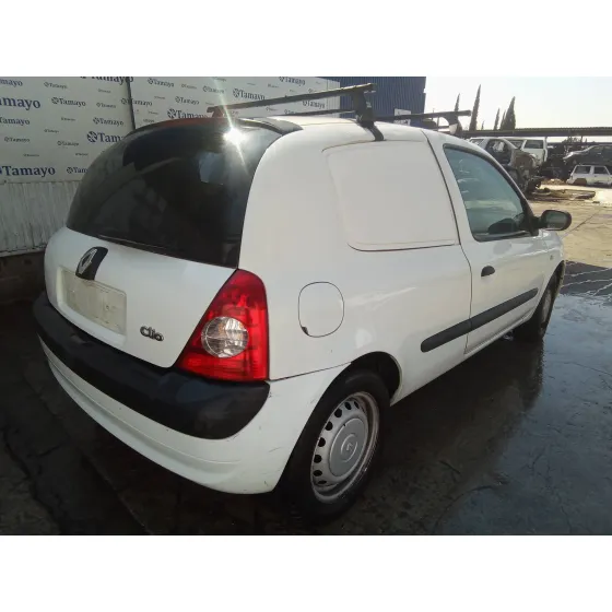 RENAULT CLIO II FASE II (B/CB0) '2005 1.5 DCI DIESEL BLANCO