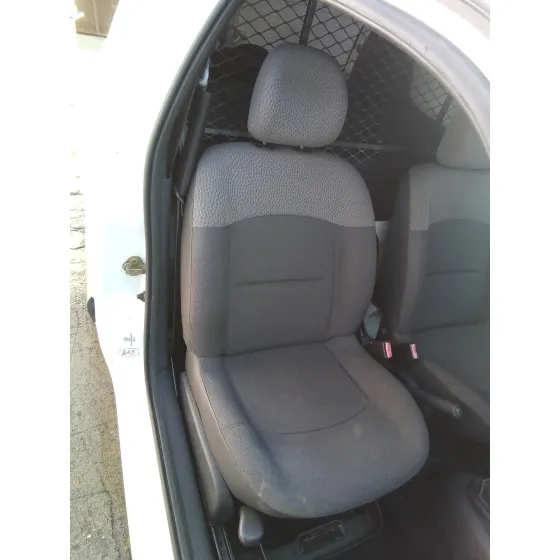 RENAULT CLIO II FASE II (B/CB0) '2005 1.5 DCI DIESEL BLANCO