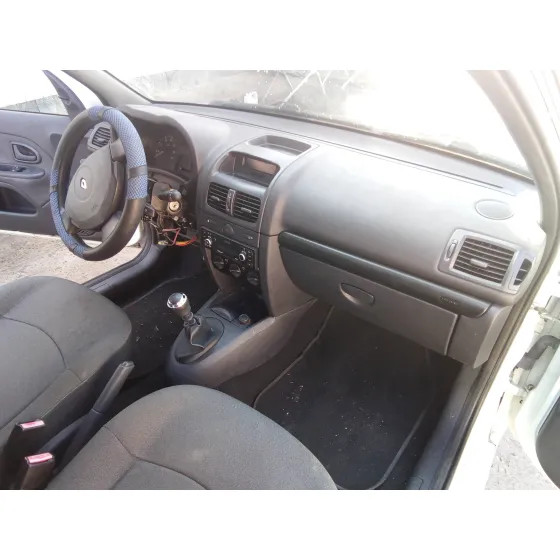RENAULT CLIO II FASE II (B/CB0) '2005 1.5 DCI DIESEL BLANCO