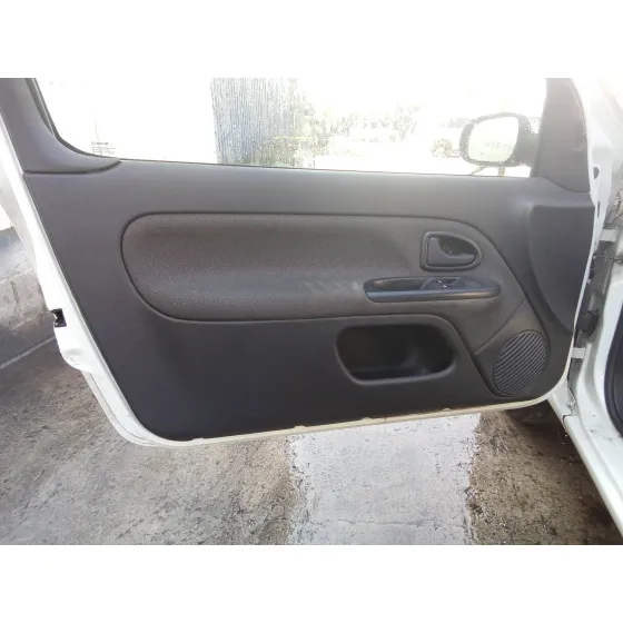 RENAULT CLIO II FASE II (B/CB0) '2005 1.5 DCI DIESEL BLANCO