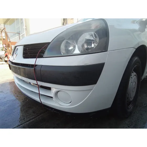 RENAULT CLIO II FASE II (B/CB0) '2005 1.5 DCI DIESEL BLANCO