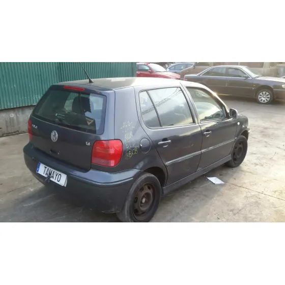 VOLKSWAGEN POLO BERLINA (6N2) '2001 1.4 16V GRIS