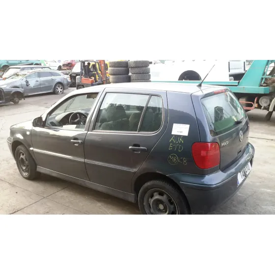 VOLKSWAGEN POLO BERLINA (6N2) '2001 1.4 16V GRIS