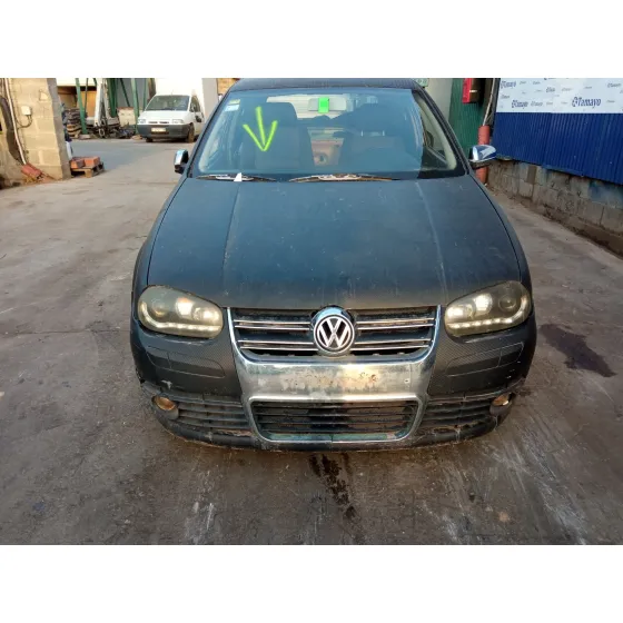 VOLKSWAGEN GOLF IV BERLINA (1J1) '2001 1.9 TDI NEGRO
