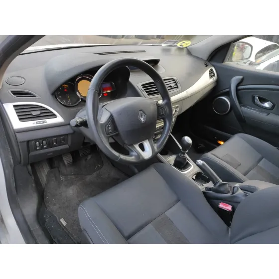 RENAULT MEGANE III BERLINA 5 P '2008 * BLANCO