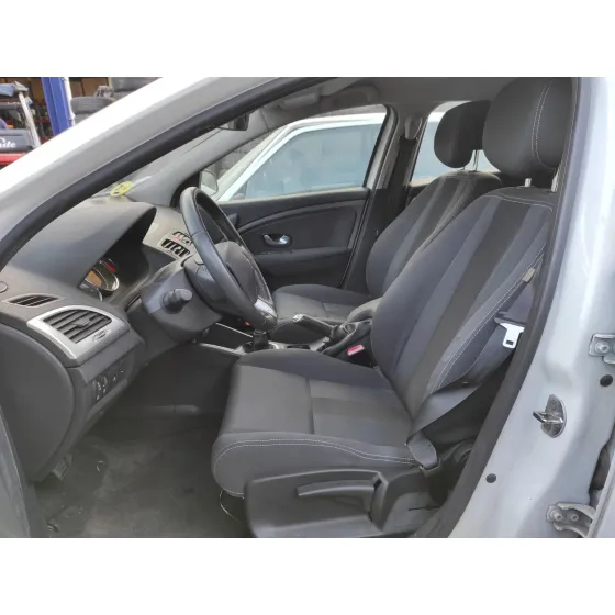 RENAULT MEGANE III BERLINA 5 P '2008 * BLANCO