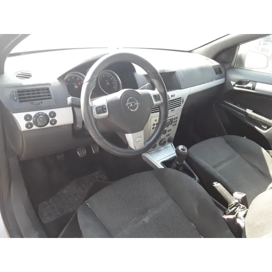 OPEL ASTRA GTC '2005 * PLATA