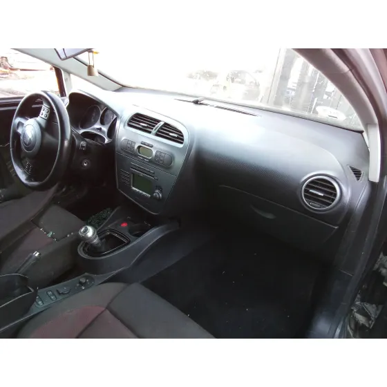 SEAT LEON (1P1) '2007 2.0 TDI NEGRO