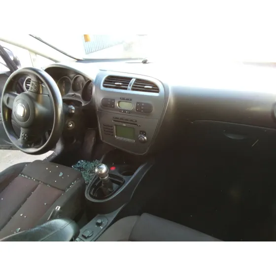 SEAT LEON (1P1) '2007 2.0 TDI NEGRO