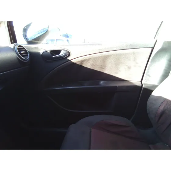 SEAT LEON (1P1) '2007 2.0 TDI NEGRO