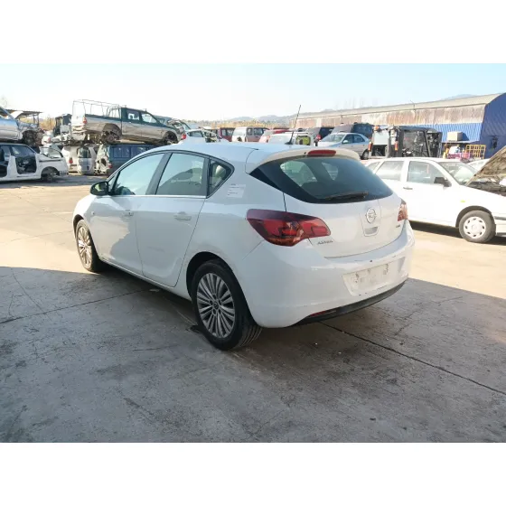 Opel ASTRA J (P10) 2009