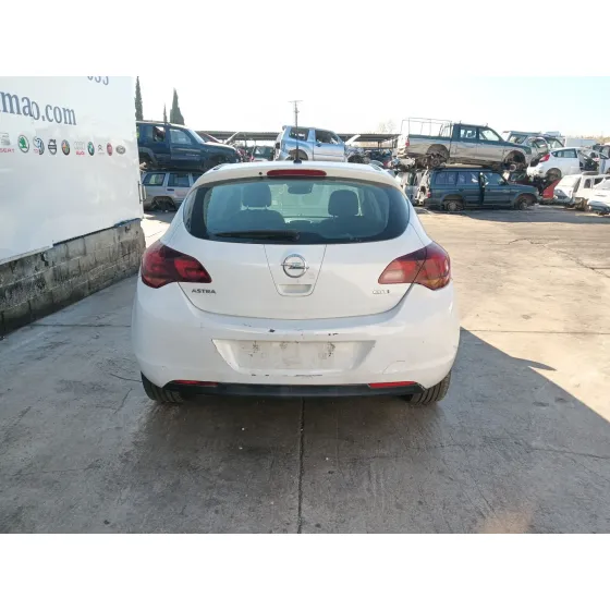 Opel ASTRA J (P10) 2009