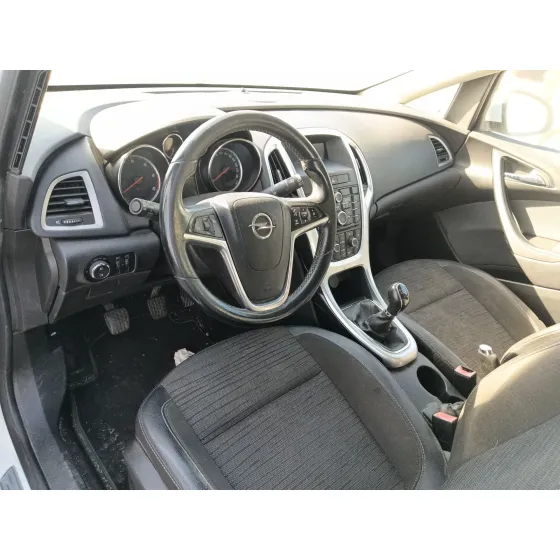 Opel ASTRA J (P10) 2009