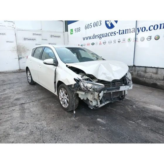 Toyota AURIS (_E18_) 2015