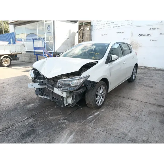 Toyota AURIS (_E18_) 2015