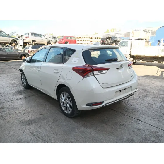 Toyota AURIS (_E18_) 2015