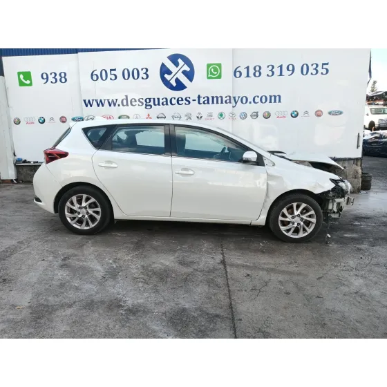 Toyota AURIS (_E18_) 2015